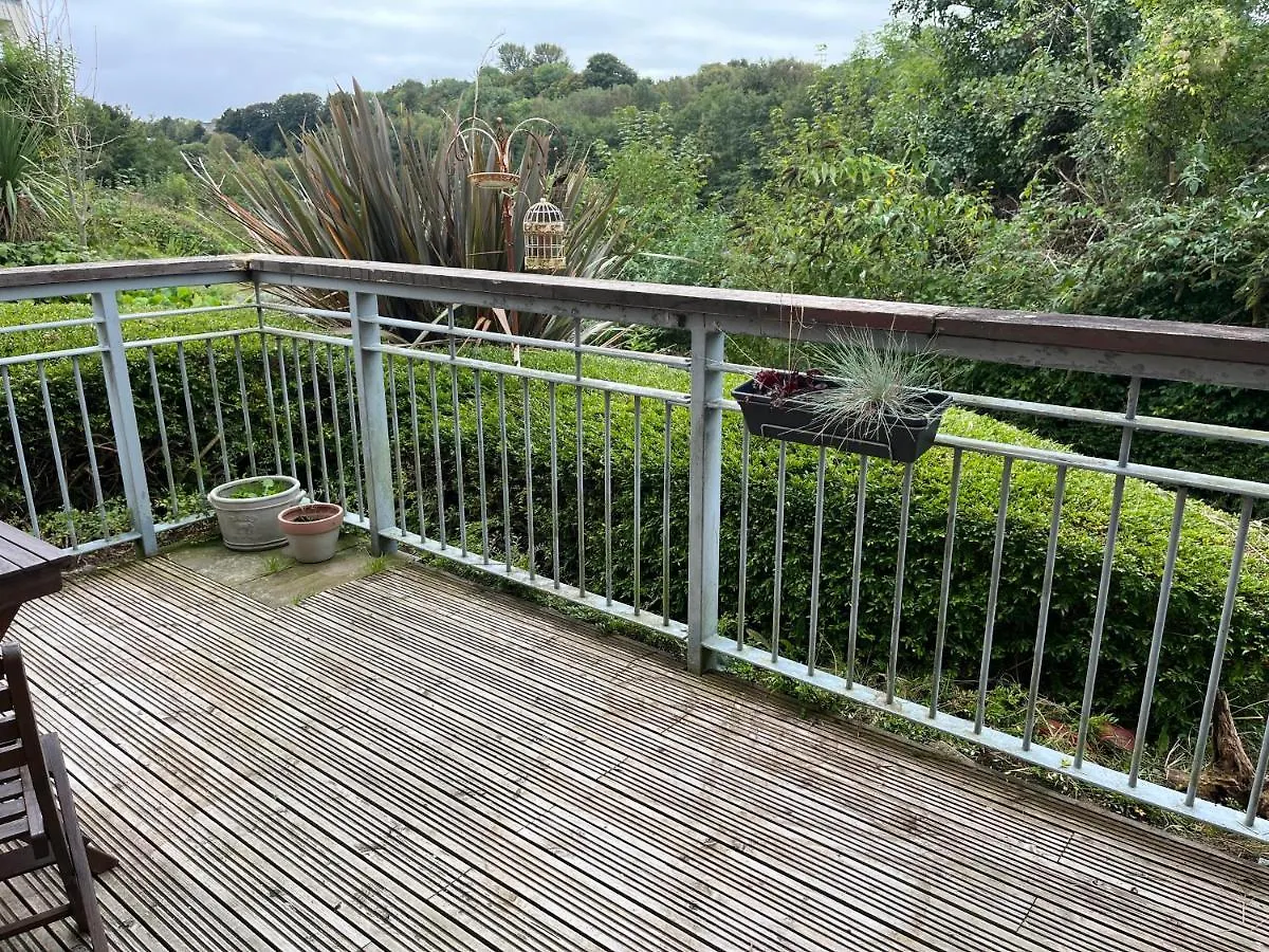 River Bay Beautiful 2-Bed House In カーディフ 0*,  イギリス