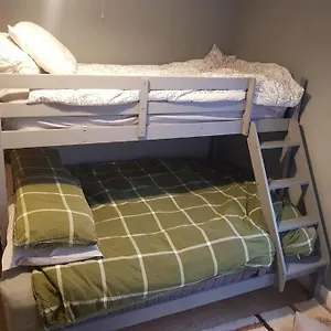 Holiday home Just The Splott! Sleeps 6, 8 Mins To Stadium., Cardiff