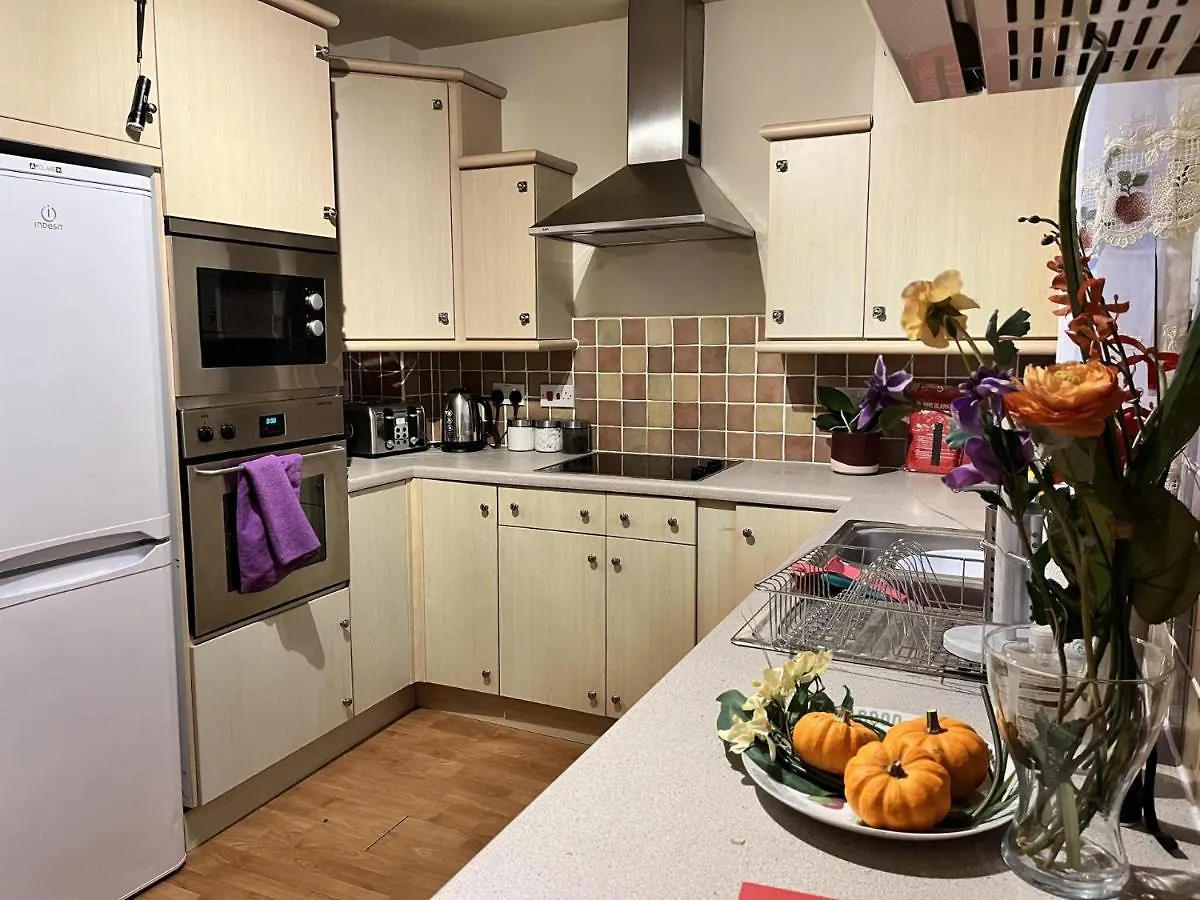 River Bay Beautiful 2-Bed House In Cardiff United Kingdom