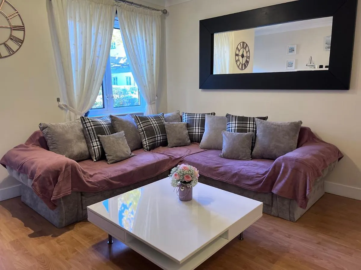 River Bay Beautiful 2-Bed House In Cardiff Holiday home